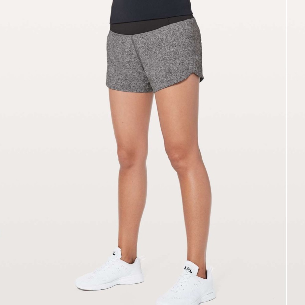 Lululemon Run Times Short II *4"
Heather Lux Multi Black / Black W1861 Sz 8